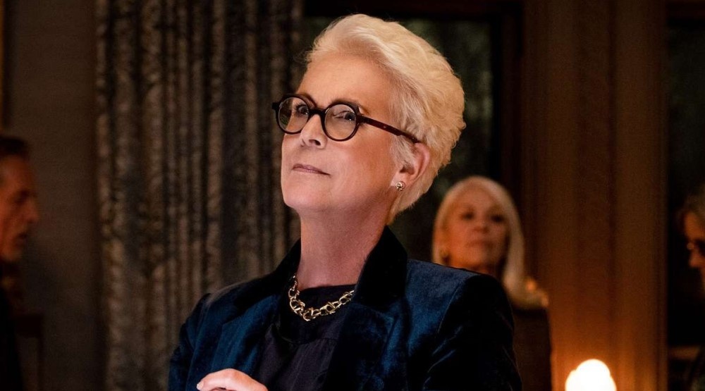     Джейми Ли Кертис, кадр из фильма «Достать ножи» (2019)