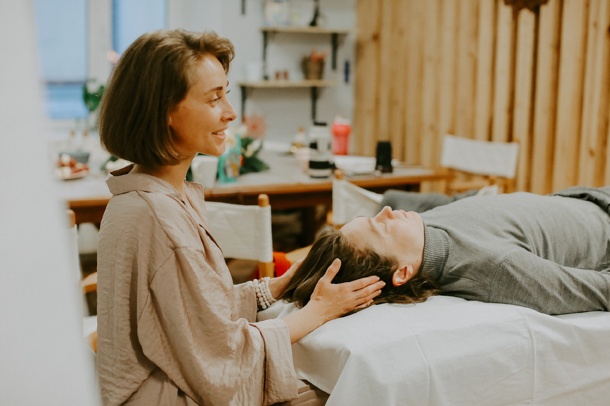 Техника не имеет противопоказаний и ограничений. Ей невозможно навредить.