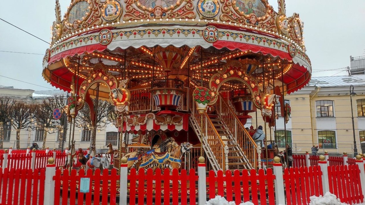 Карусель на Манежной