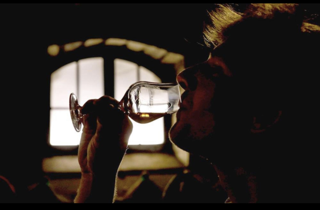 Дегустация в самом правильном месте - в погребе