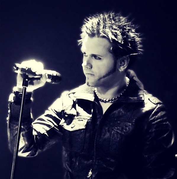 Песня "Traumst du", ООМРН!, 2007 год. Фото найдено где-то в интернетах. 