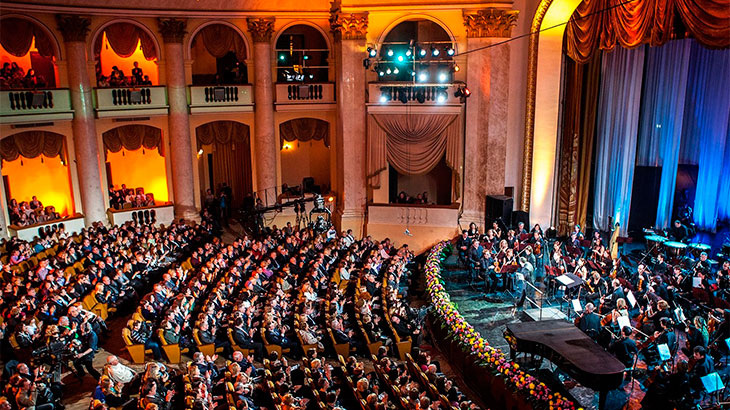 Представления в Зимнем театре. 