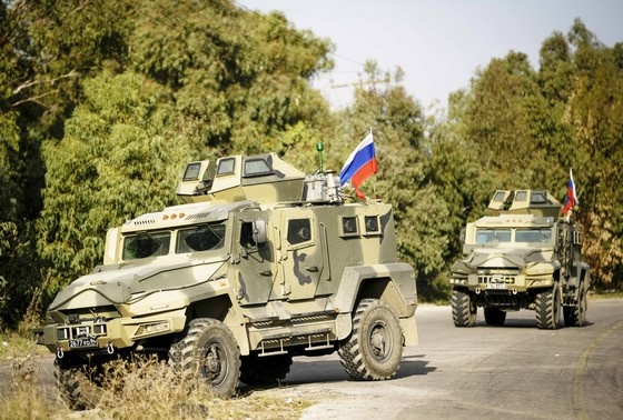    Российские военнослужащие возле города Тартус в Сирии