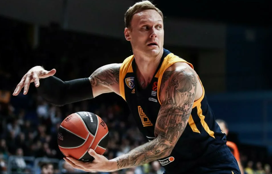 В 2019 - 2021 годах Янис Тимма выступал в России за "Химки". Фото: соцсети