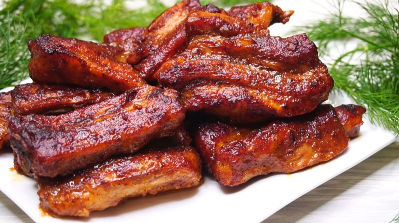 Вместо шашлыка на Новогодний стол готовлю ребрышки "по-канадски", рецептов много, но этот мой любимый...