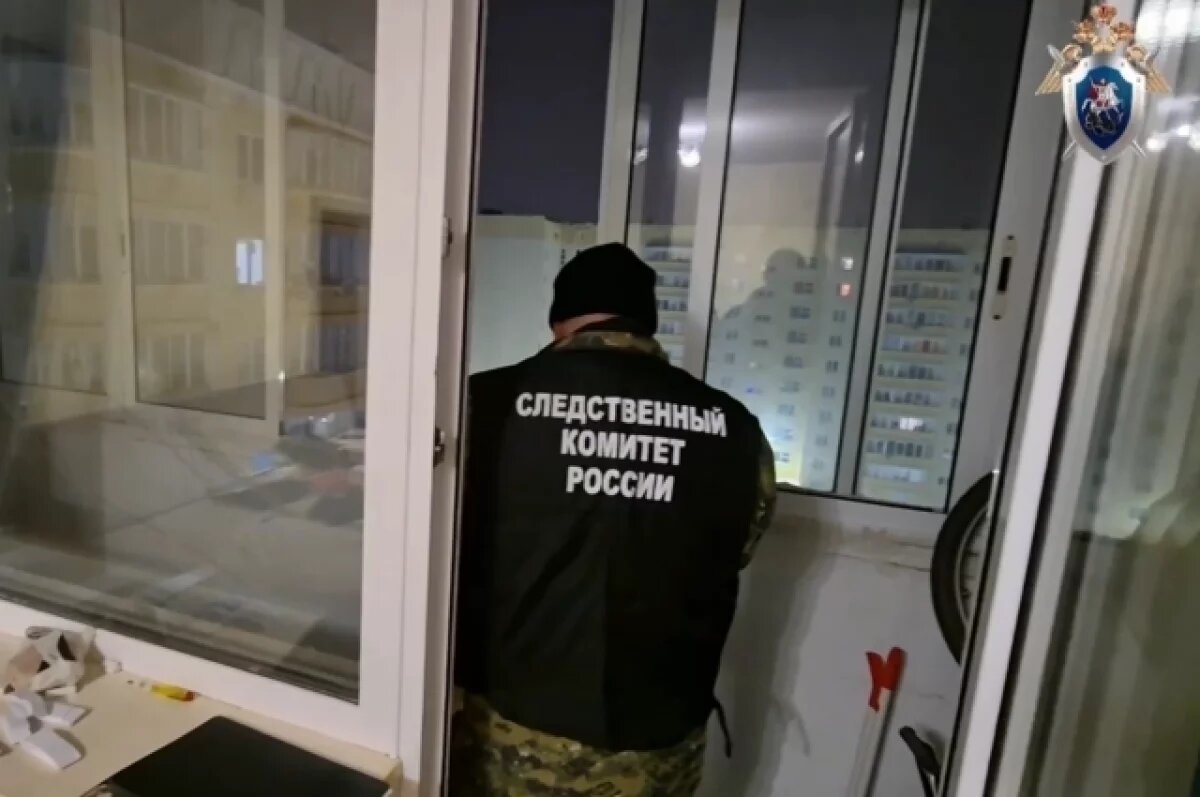    Подростки выпали из окна на балконе 9-го этажа.