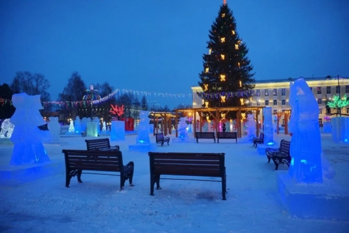    Торжественное событие с участием Деда Мороза и Снегурочки начнётся в 12:00.