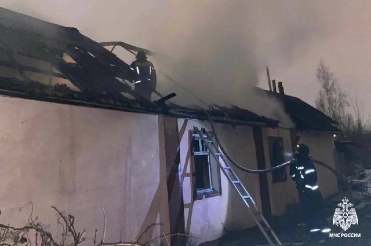    Во Фролово под Волгоградом распустили школьников из-за пожара в магазине