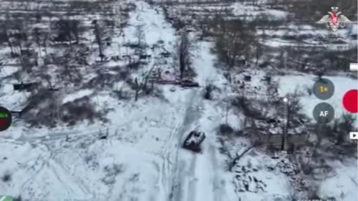    Минобороны поделилось кадрами боев в Новоивановке Курской области
