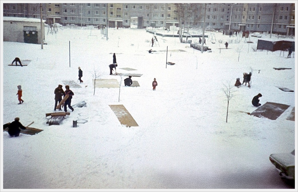 Выбивка ковров, Тула, 1980-е Источник https://picturehistory.livejournal.com/2494857.html
