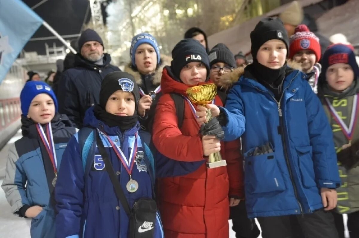    Юные хоккеисты из Мурманска привезли серебряные медали с «Кубка Ладоги»