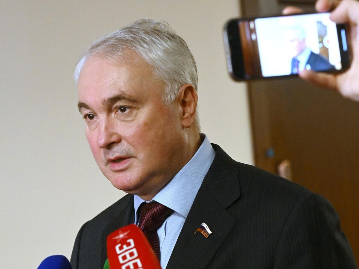    Председатель комитета Государственной Думы РФ по обороне Андрей Картаполов© РИА Новости / Владимир Федоренко