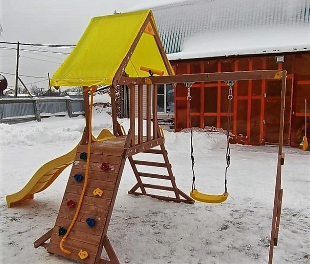    В Кирове детям участника СВО помогли осуществить новогоднюю мечту