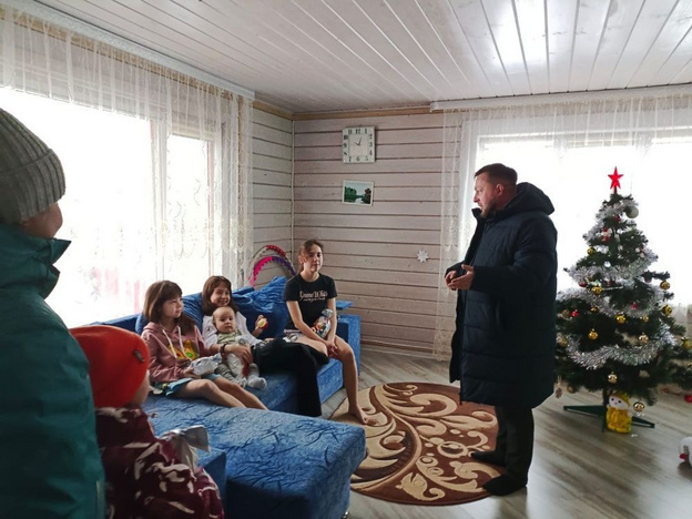    В Кирове детям участника СВО помогли осуществить новогоднюю мечту