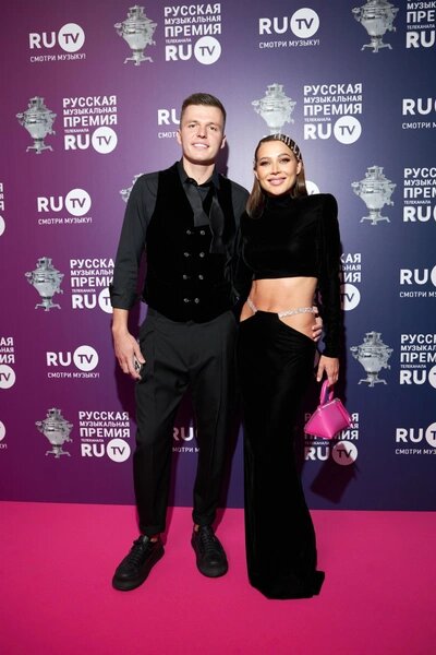 Артем и Валерия Чекалины