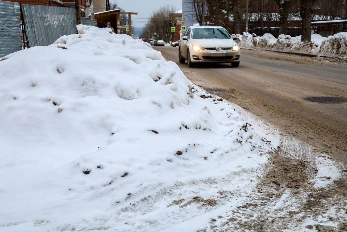 На Вологодскую область обрушился сильный снегопад.  Фото: Фото: ФедералПресс / Елена Майорова