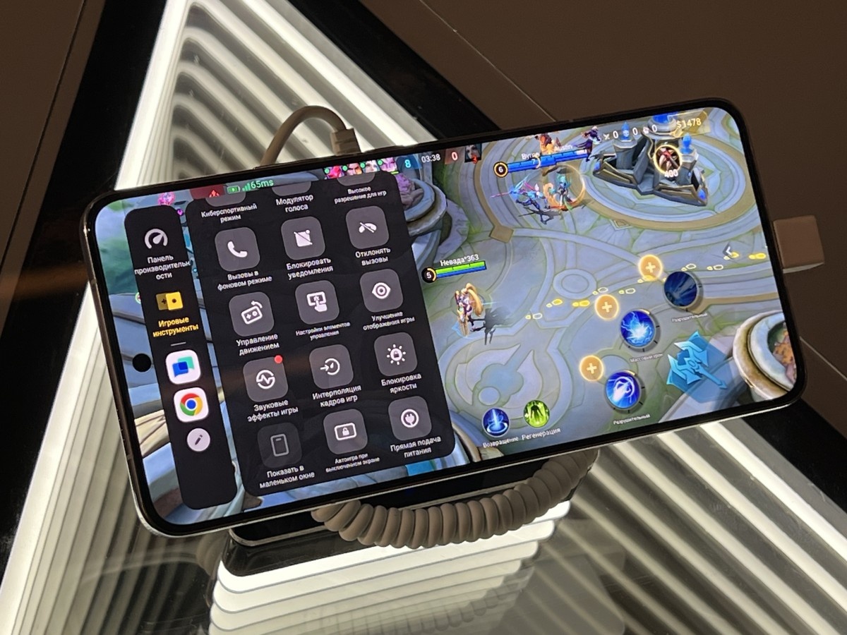    Игровой флагман iQOO 13 представили в России. Сколько стоит?