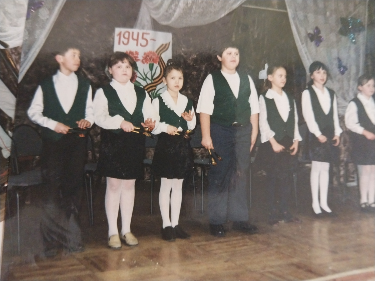 Ансамбль Ложкарей
Поздравление ветеранов 2009 год