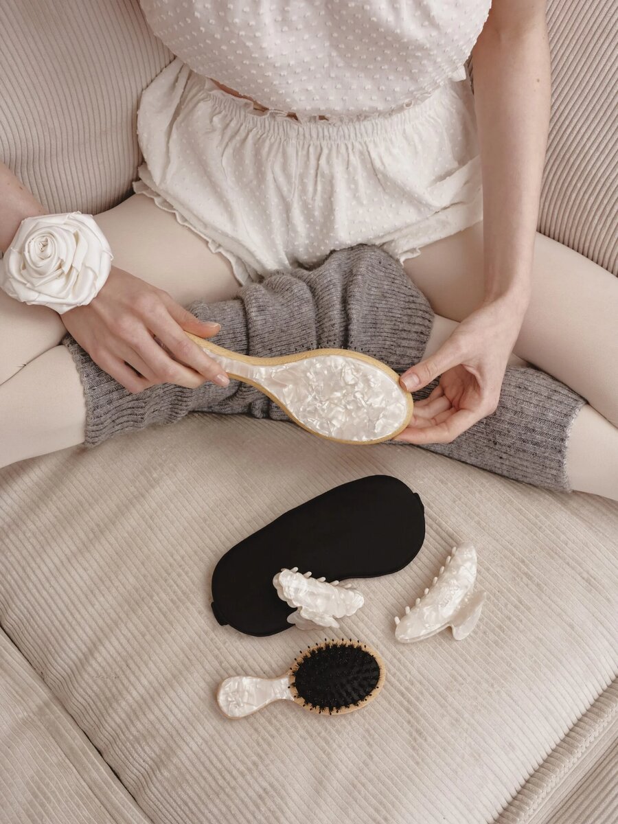  📷    Сумки, украшения и шубы: подарки для самых-самых на Новый год (фото 1)