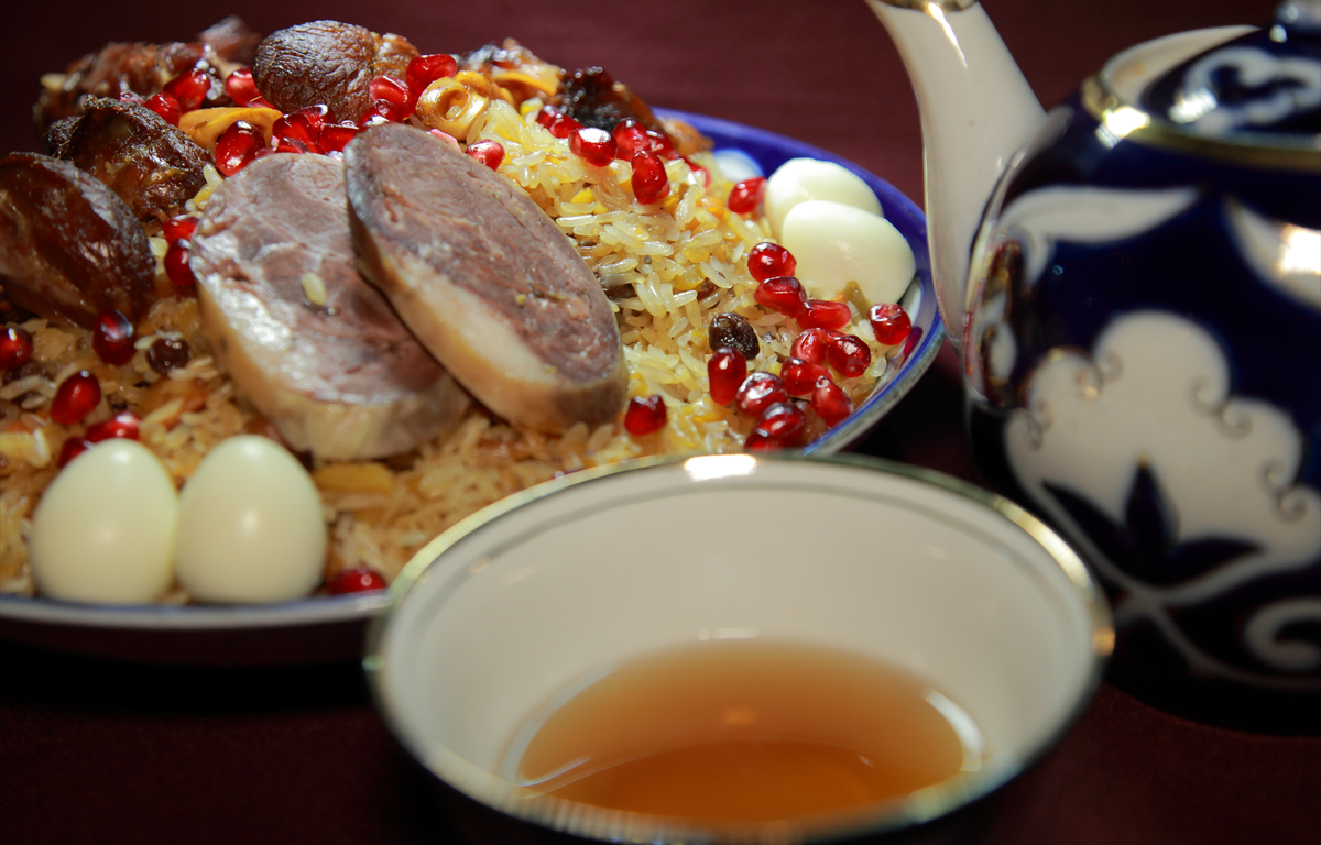 Подаем к плову