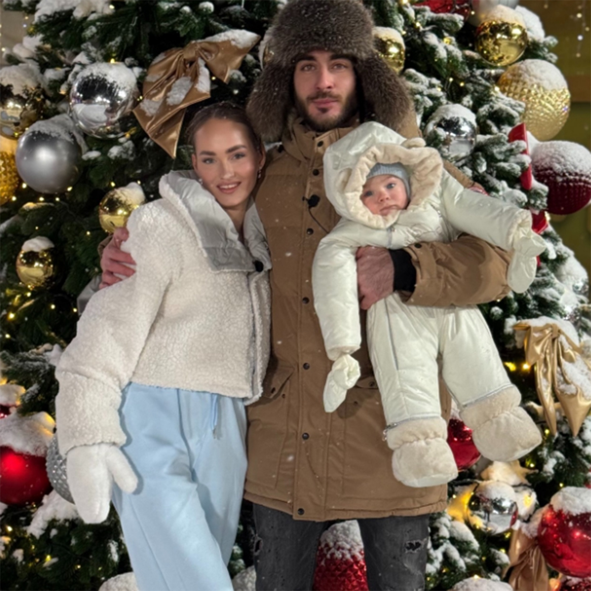 Тигран Салибеков и Вика Лысковец с сыном Леоном. Фото: соцсети Тиграна Салибекова