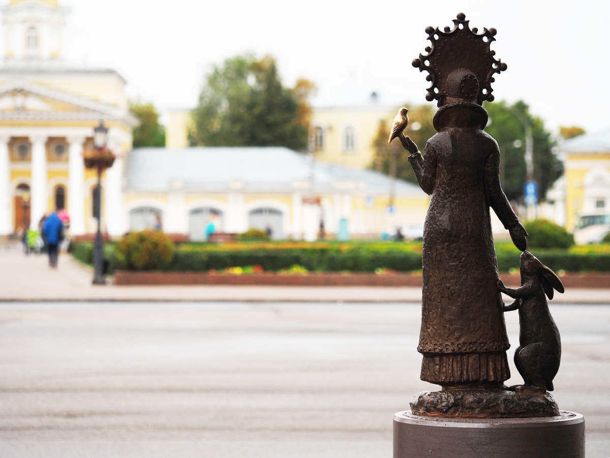  © ANGHI/ Shutterstock