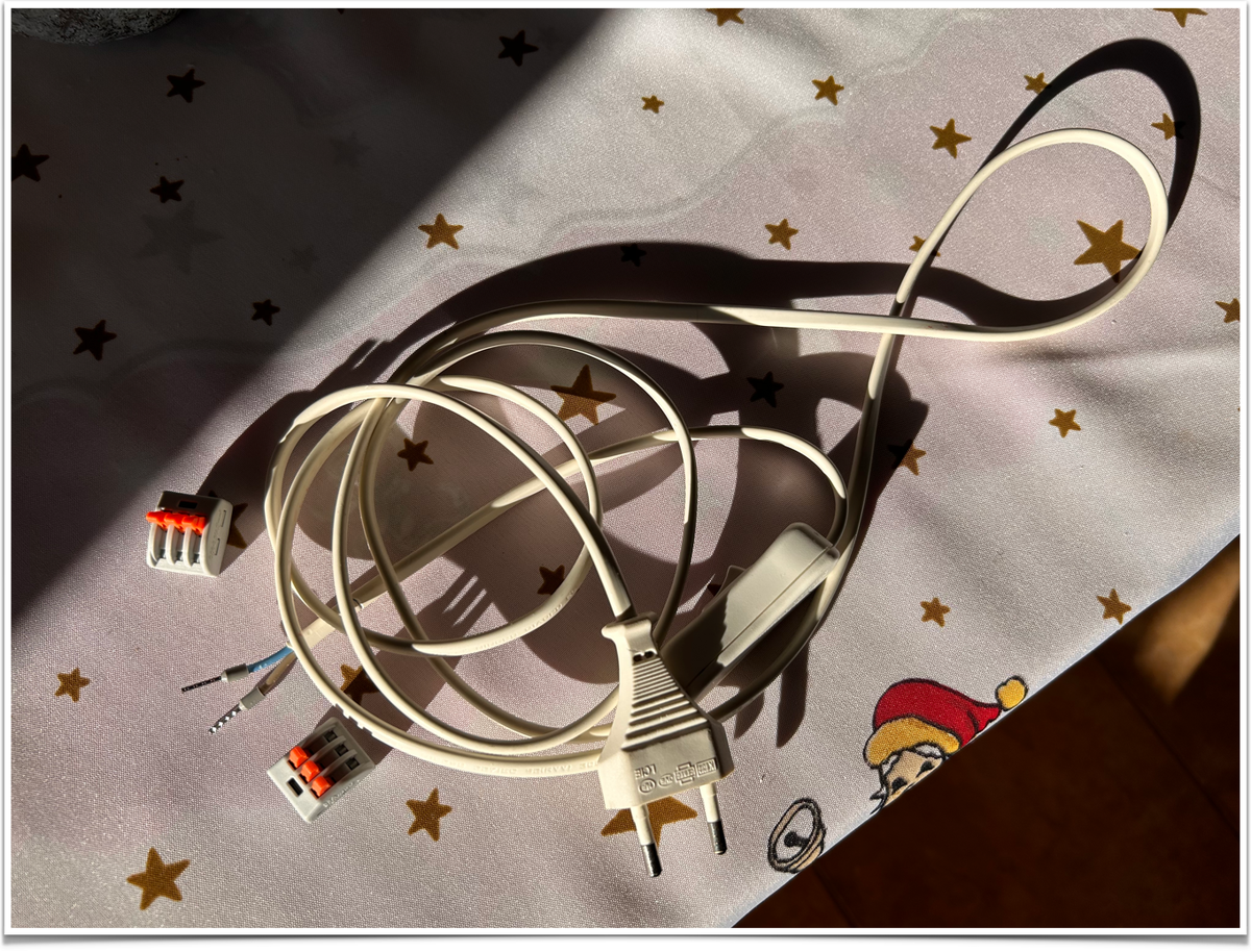 Берём шнур сетевой шнур с выключателем