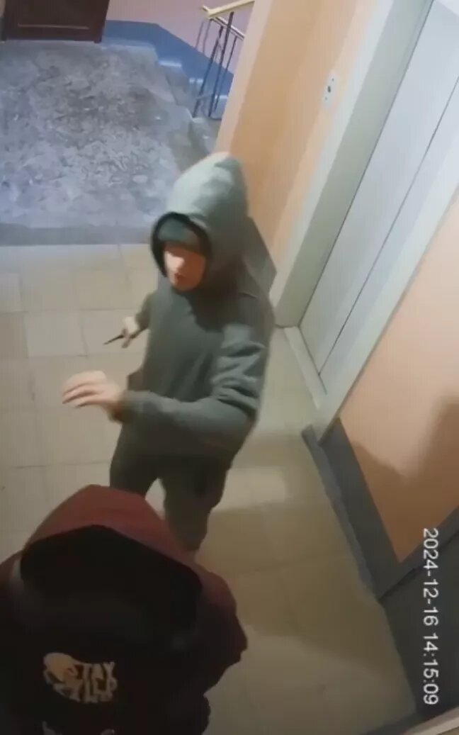 Кадр видео нападения на школьника в Ростове-на-Дону © Фото : соцсети