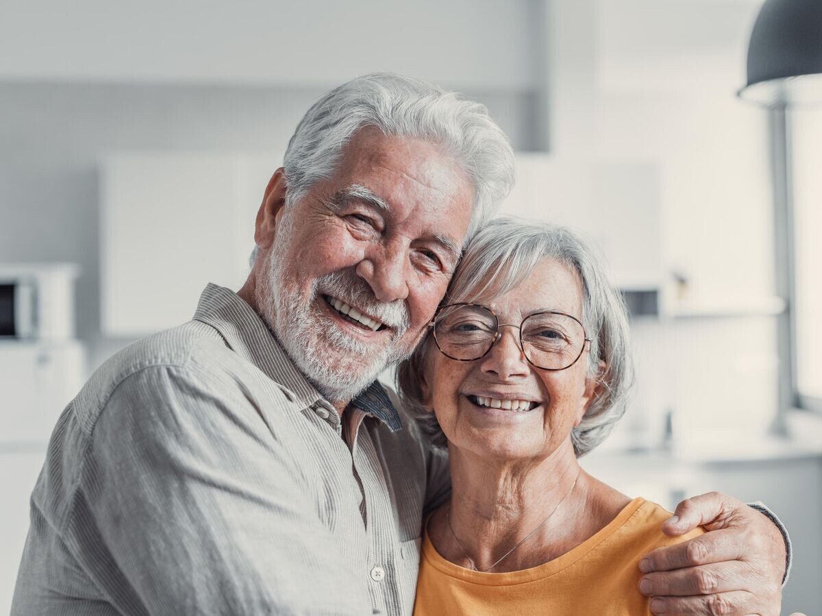    Пожилая пара© iStock.com / Fabio Camandona