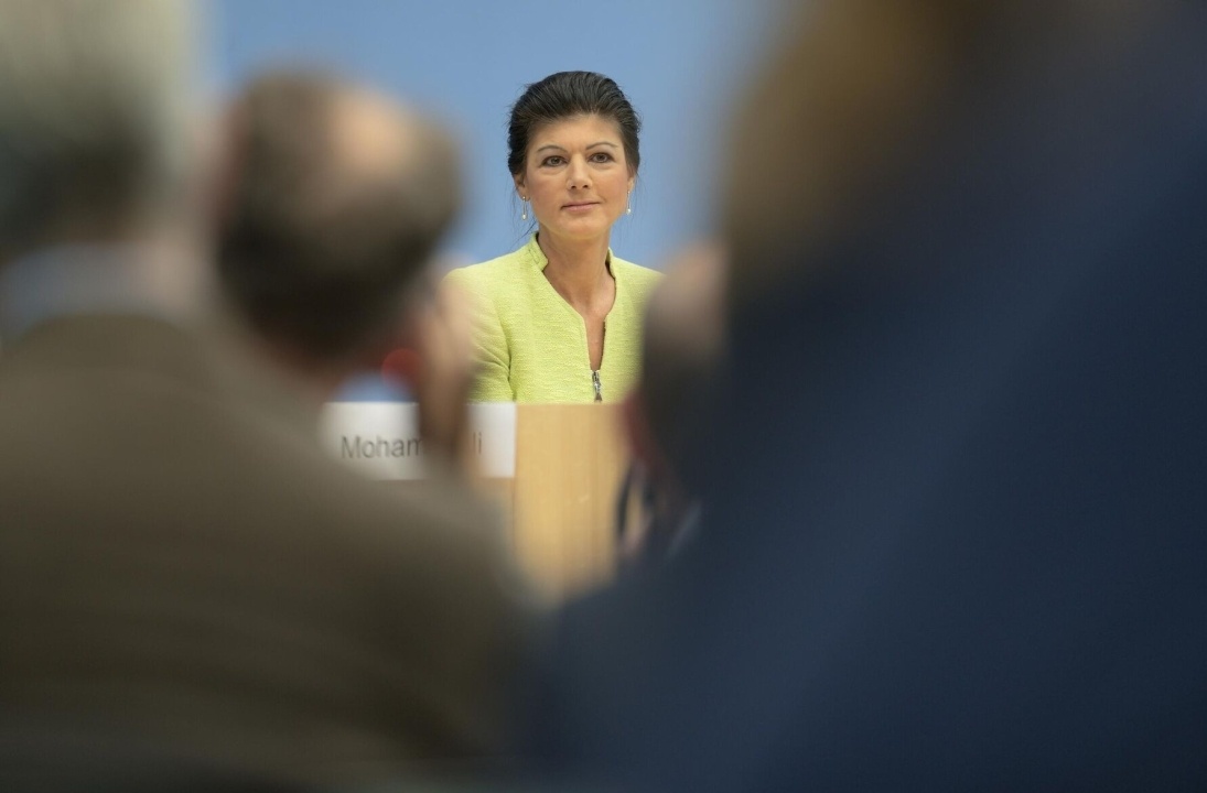    Критикующая военную поддержку Киева Вагенкнехт выдвинется на пост канцлера ФРГ