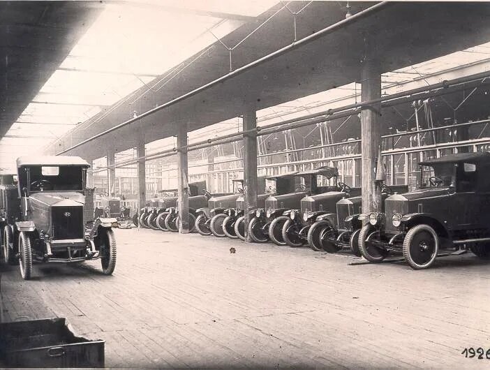 Завод ЗИЛ 1920-ые гг. Источник фото: http://autogallery.org.ru/