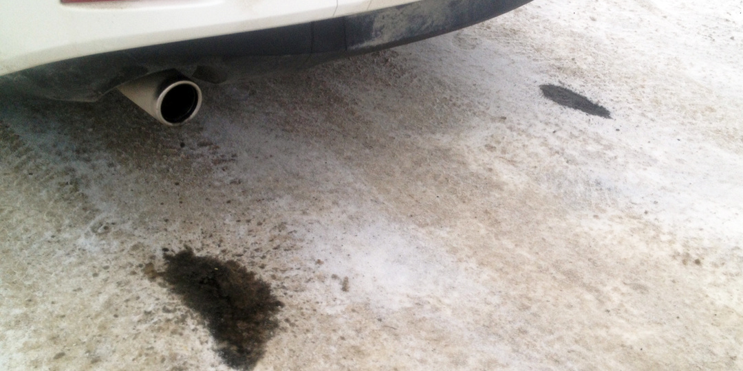 Чёрные брызги из выхлопной трубы: о чём они говорят, и как от них избавиться