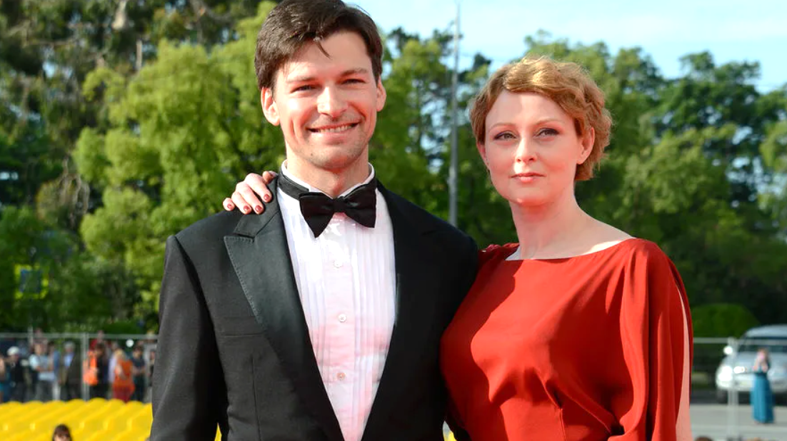 на фото Даниил Страхов и Мария Леонова