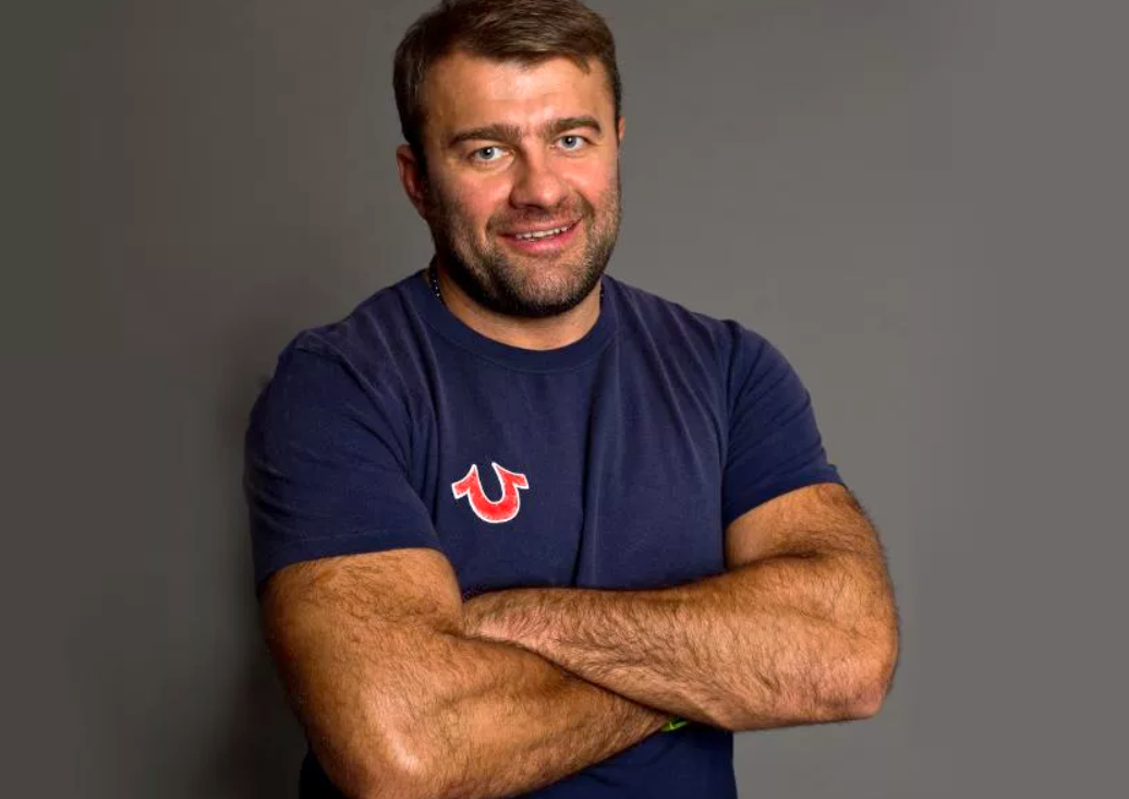 на фото Михаил Пореченков