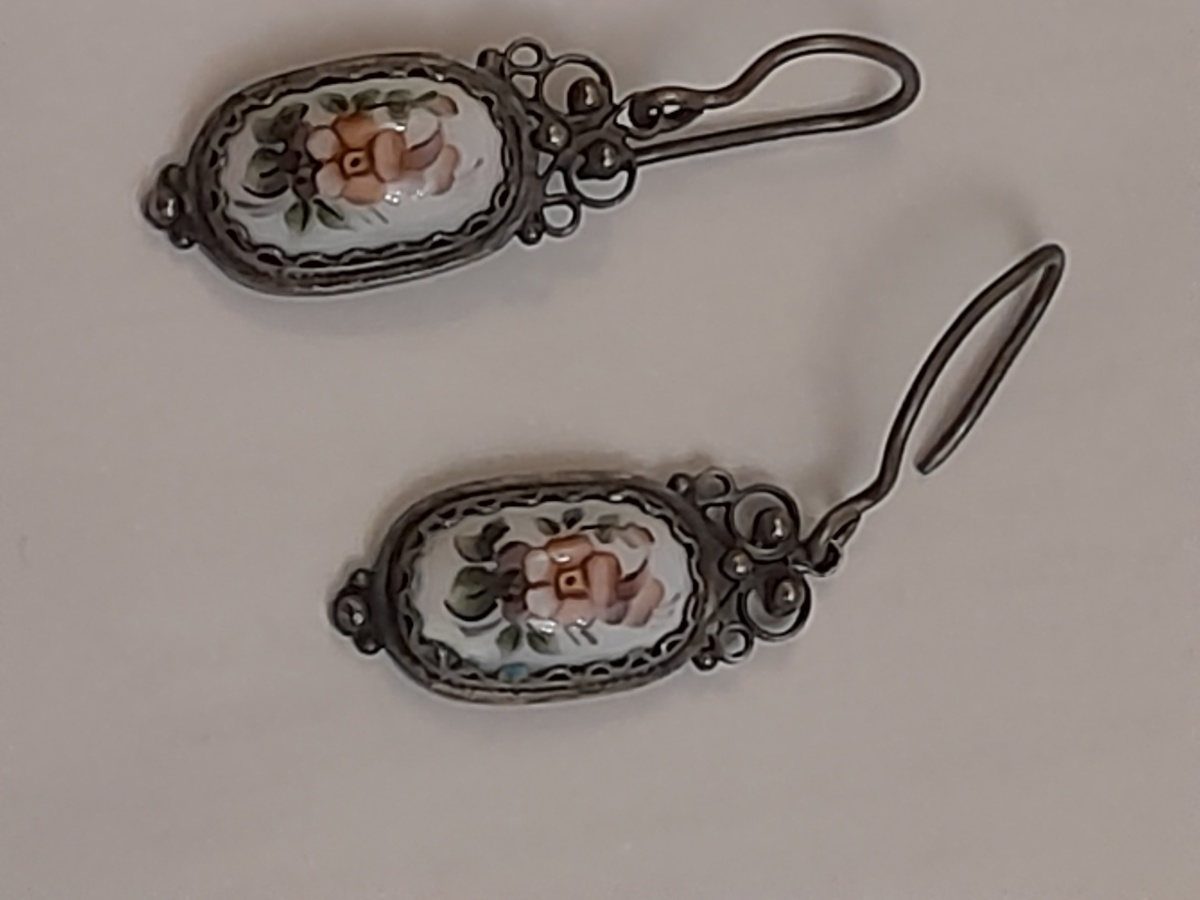 Фото автора.  Тоже продала, не ношу серьги. А кулон оставила, ношу иногда