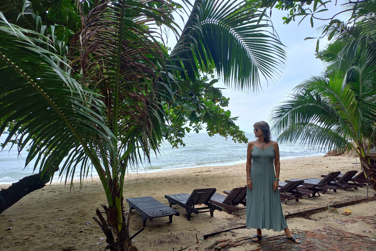 Kai Bae Beach, пляж нашего отеля Koh Chang Cliff Beach Resort. Остров Чанг, Таиланд, июль 2024.