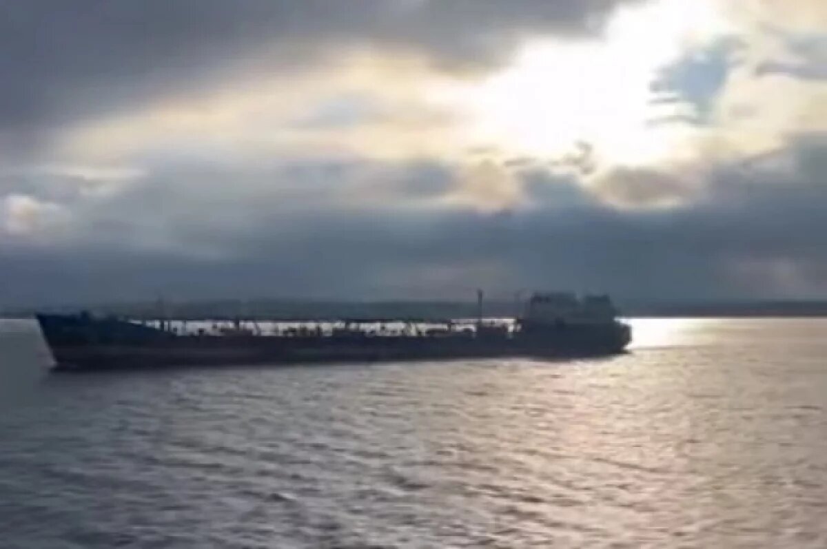 Судно на морской глади.  фото: картинки яндекса.