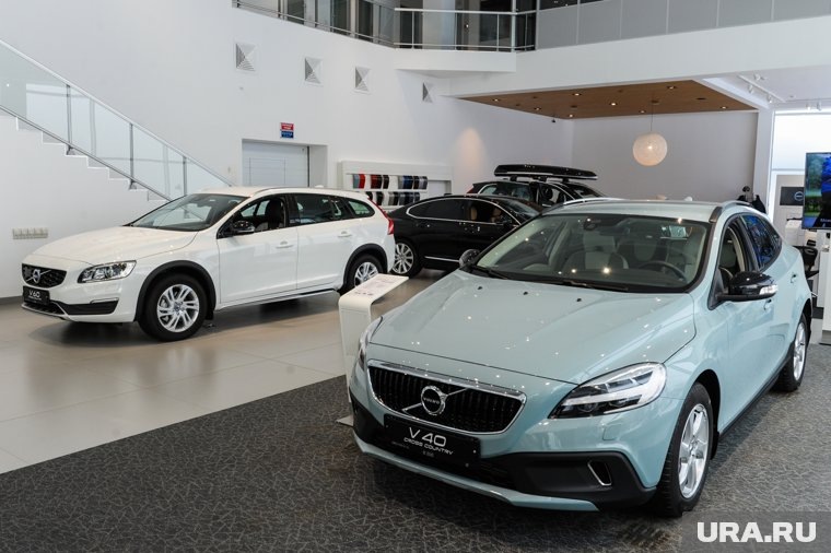 Ослабление рубля к мировым валютам одной из вероятных причин роста цен на машины в 2025 году
Фото: Вадим Ахметов © URA.RU