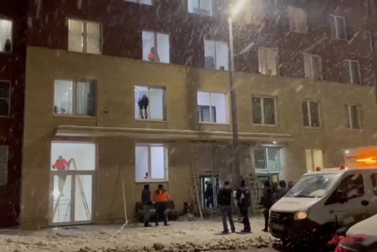    Кровь и стекло.