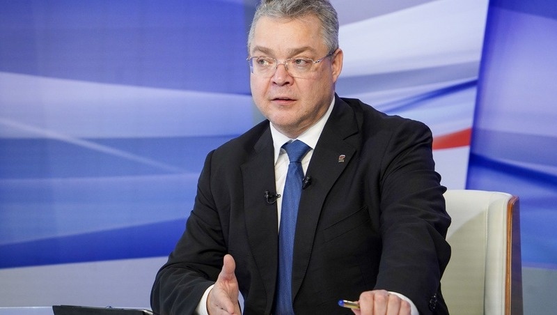    Владимир Владимиров поручил отремонтировать подъездную дорогу к ставропольскому посёлку Фото: управление пресс-службы и информполитики губернатора и правительства СК
