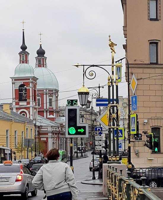 Вид на Пантелеймоновскую церковь с Пантелеймоновского моста /фото из личного архива, 2019/
