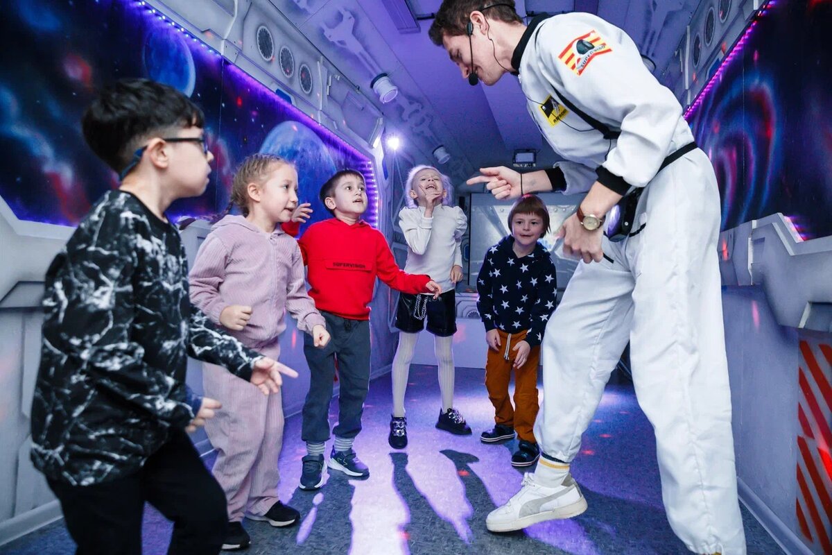 Вариант праздника в космическом стиле