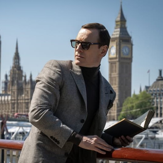     Майкл Фассбендер выбирает между верностью стране и Кейт Бланшетт в трейлере «Чёрной сумки»