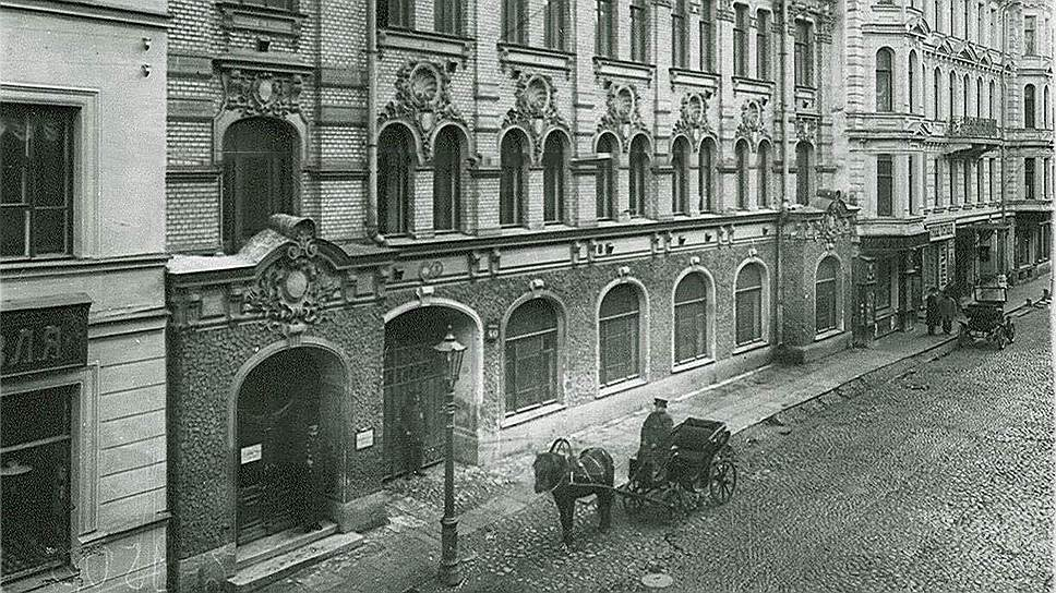 "В этом доме в центре Петербурга был напечатан первый номер "Огонька" Ресурс: https://www.kommersant.ru/doc/2595299