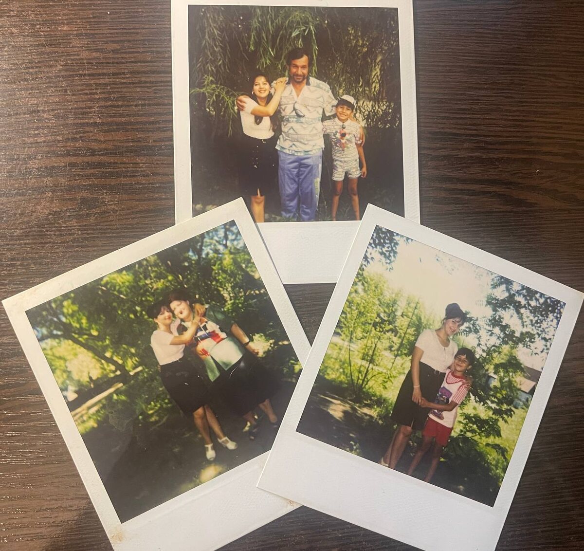 С папой, с мамой и с братишкой. 1996 г.