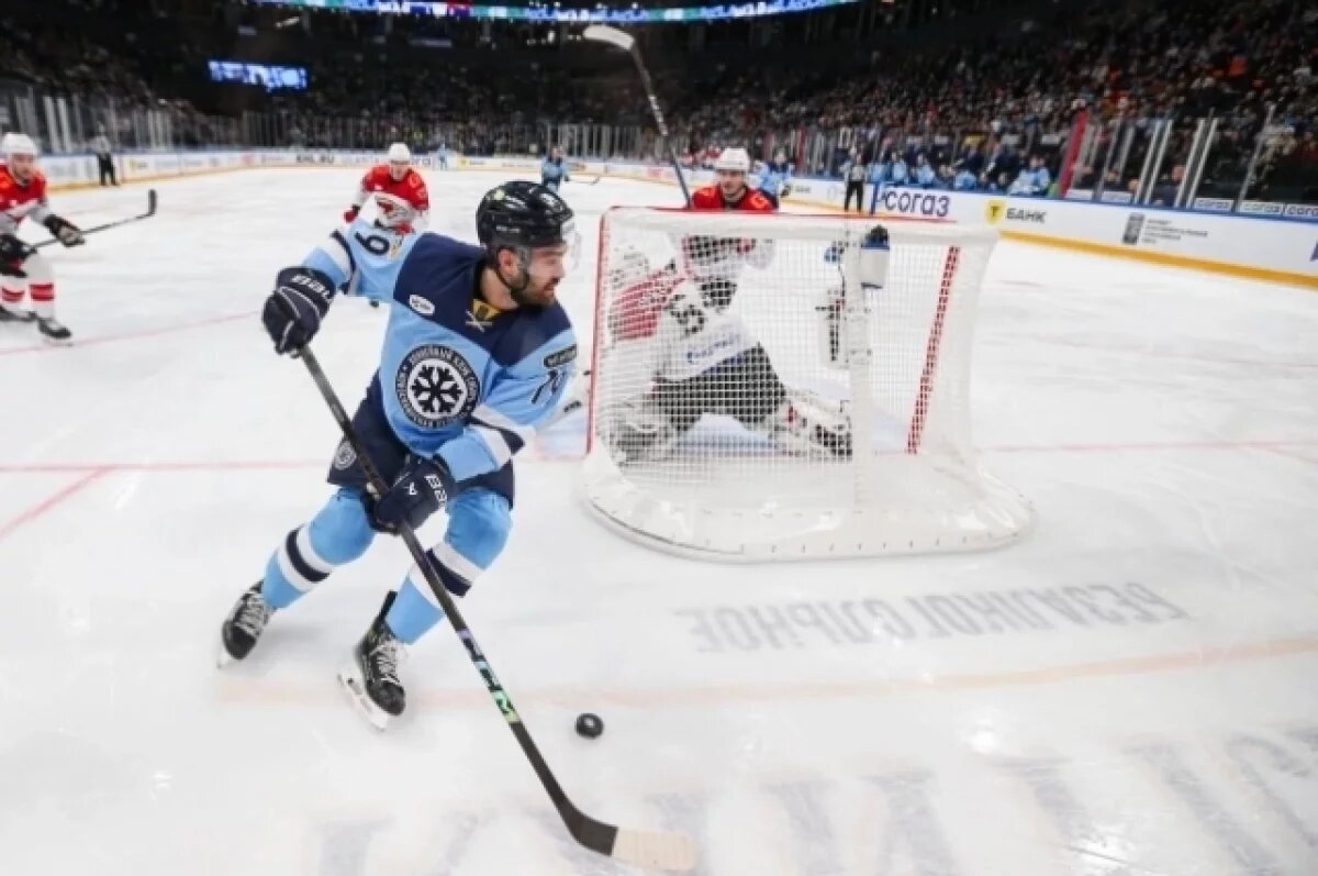    В Новосибирске ХК «Сибирь» уступила в матче омскому «Авангарду»