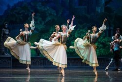     В 2010 году станция включала в свое вещание музыкальные фрагменты балета «Лебединое озеро». Фото: Владимир Жабриков © URA.RU