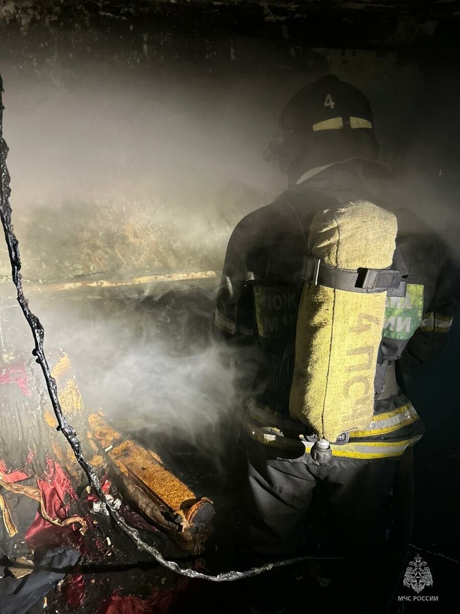    Пожар в проезде Братский. Источник: t.me/mchs_altkray