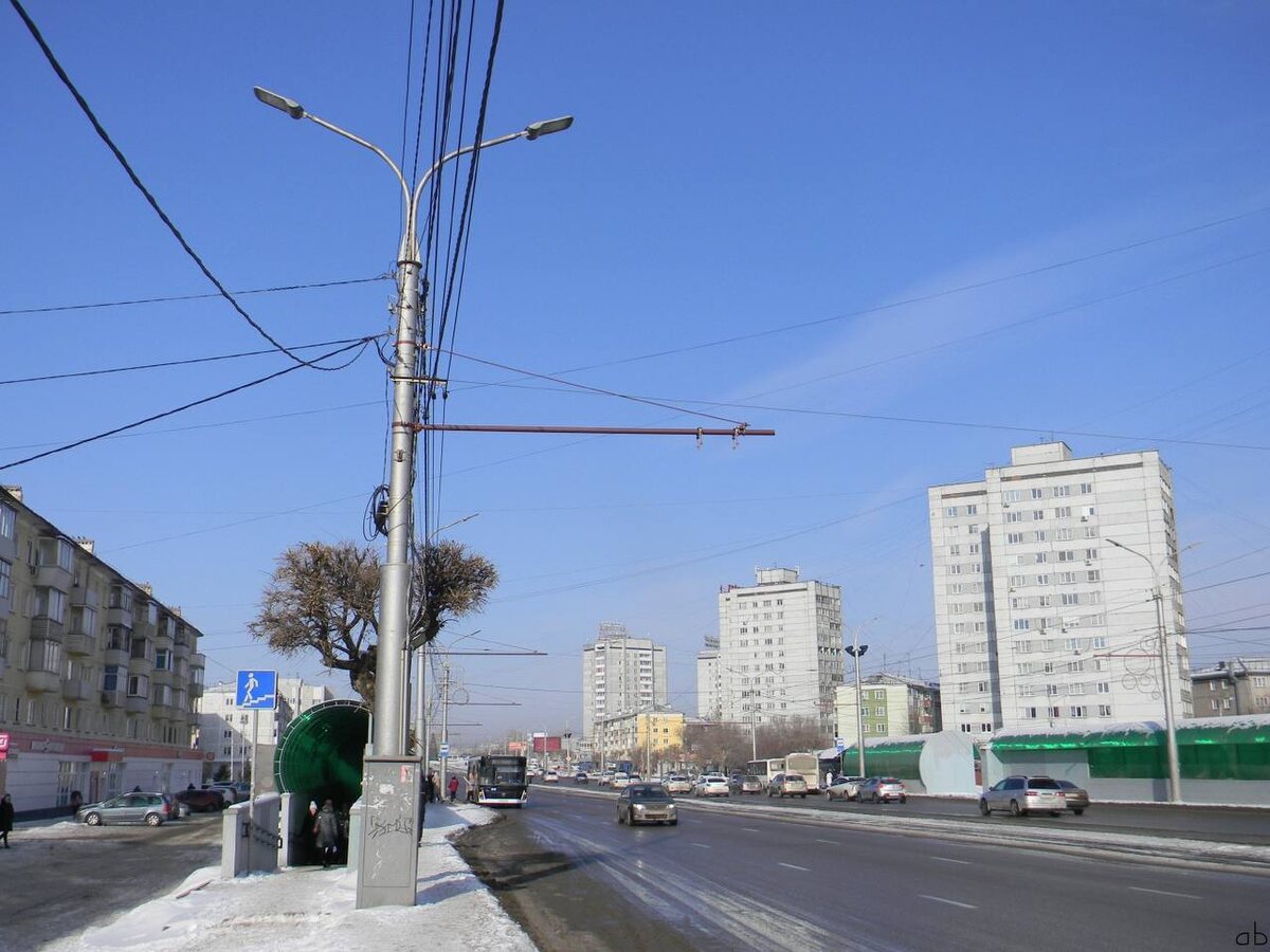     На больших улицах провода закопают под землю