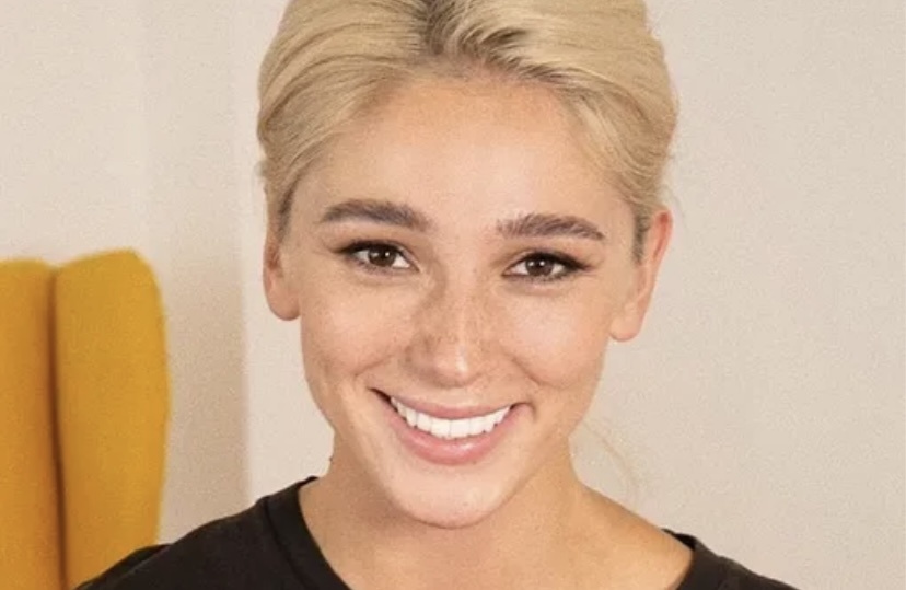 Блогер телеведущий: Настя Ивлеева